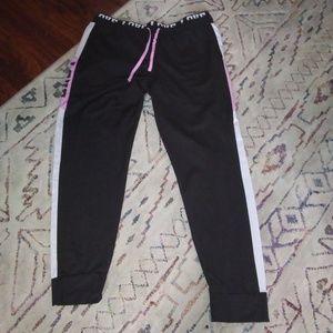 No Boundaries Women's LOVE Black Racing Jogger Ath